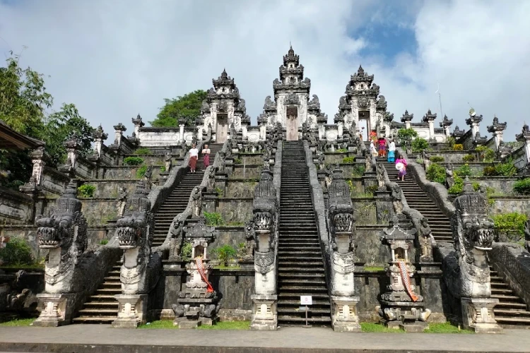 Lempuyang Temple Tour